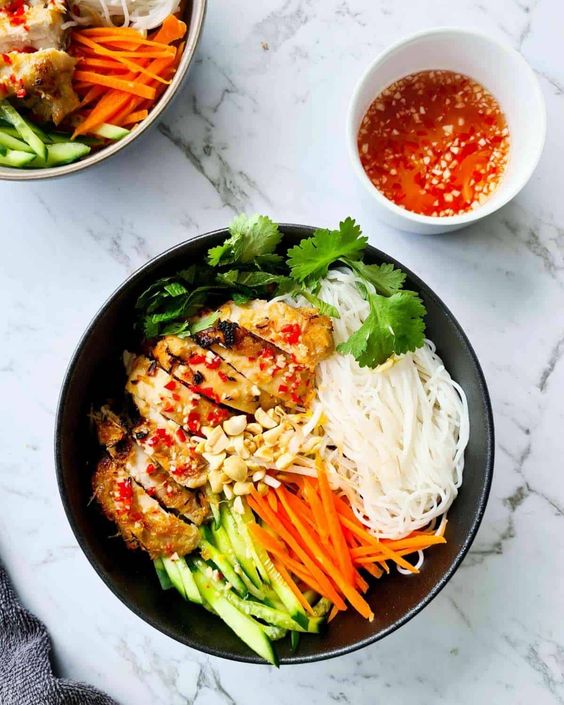 Recipe: Lemongrass Tofu Vermicelli Salad Bowl