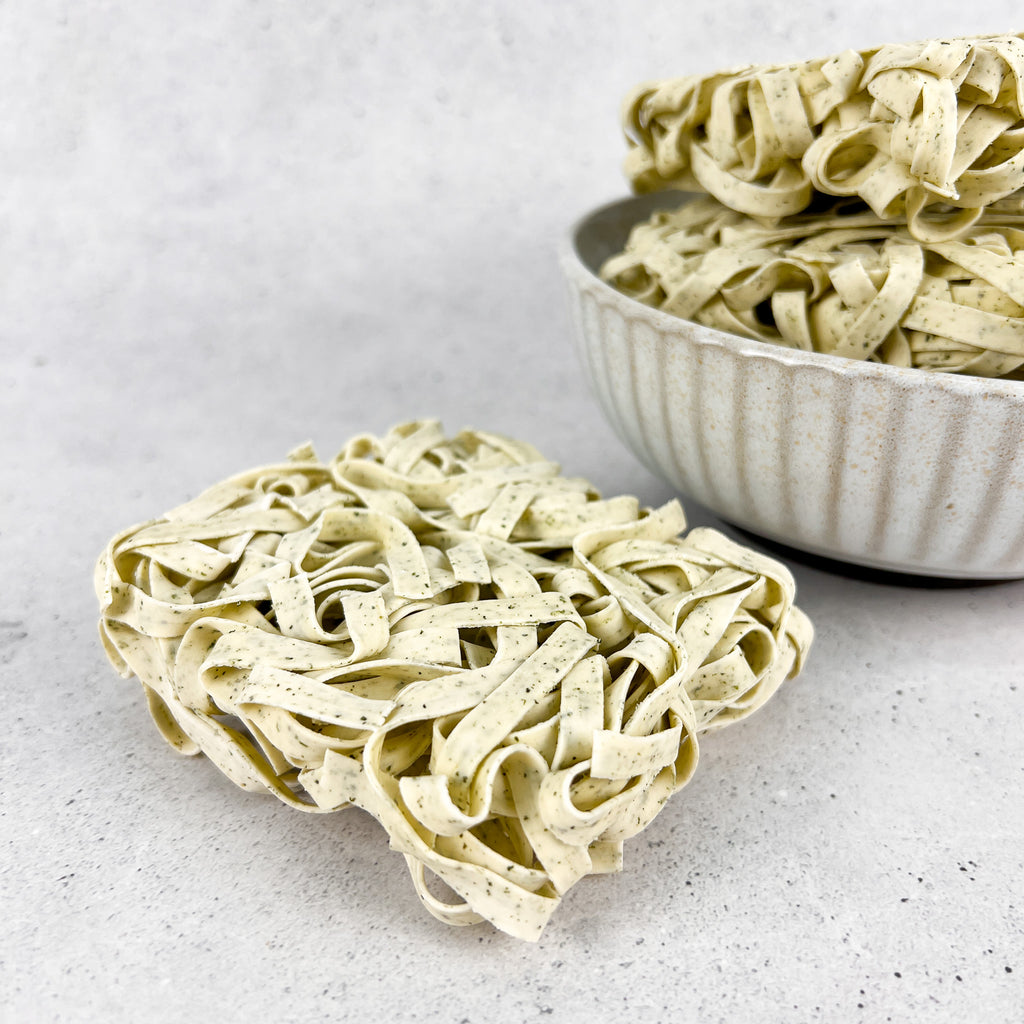 Flat Seaweed Noodles